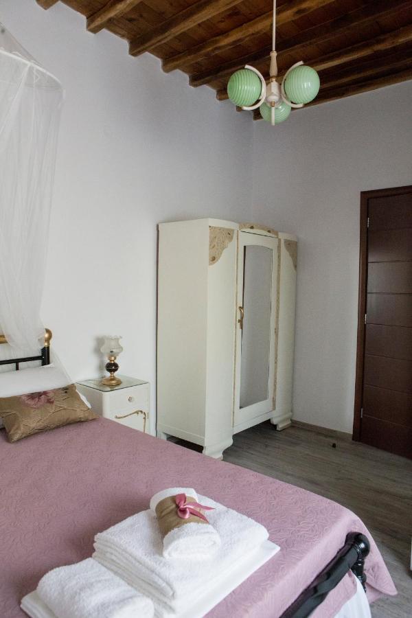 Venerdi Libero Villa Kini Exteriör bild